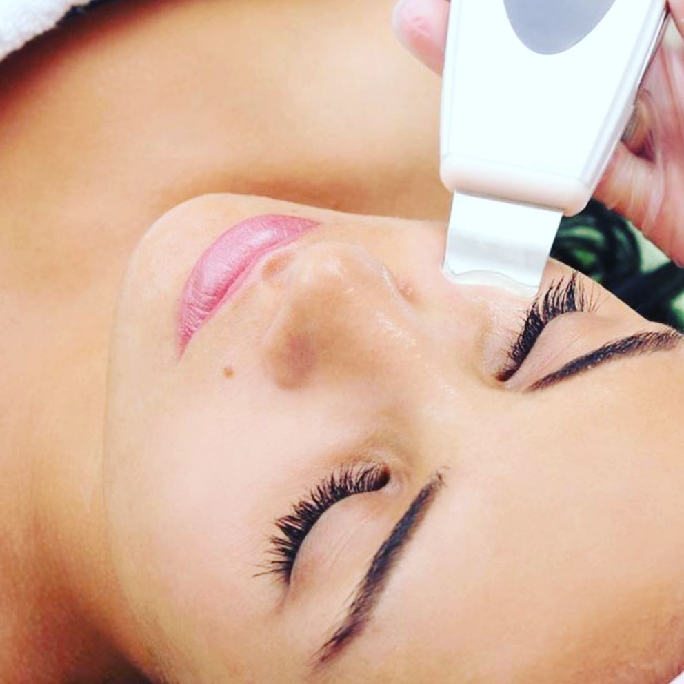 Lacrima Güzellik Salonu | Ankara Çankaya Güzellik Salonu | Ankara Çankaya Protez Tırnak | Ankara Çankaya Manikür | Ankara Çankaya Pedikür | Ankara Çankaya Kalıcı Makyaj | Ankara Çankaya Cilt Bakımı